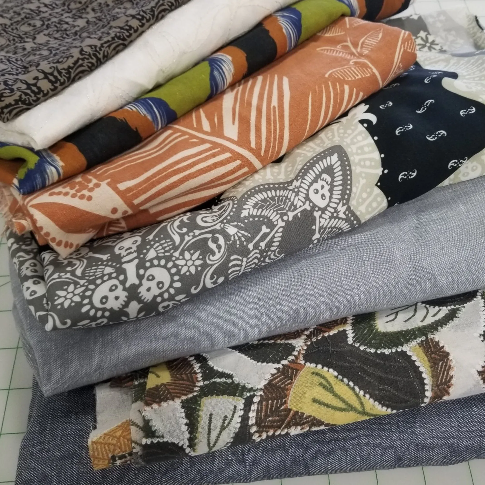 End of Bolt: 2.5 yards of Designer European Deadstock 100% Linen Chambray Light Gray  Shirting Woven- remnant