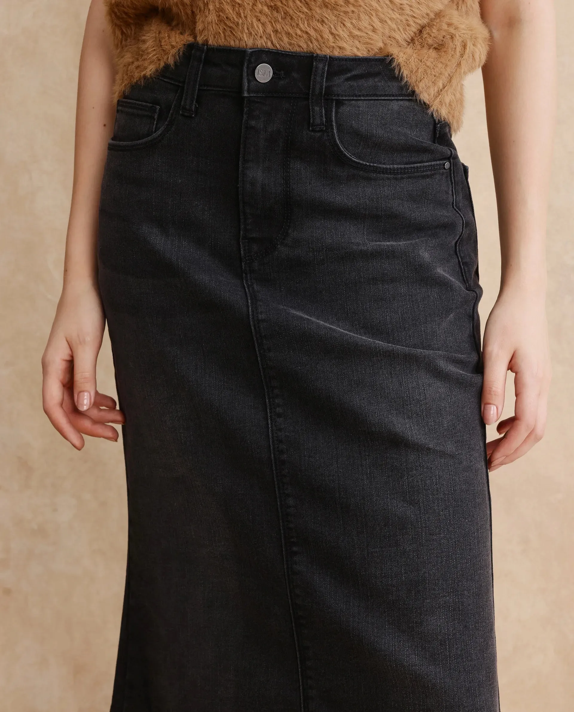 Rareism Women Stinger Black Cotton Polyester Fabric Regular Fit Plain Skirt