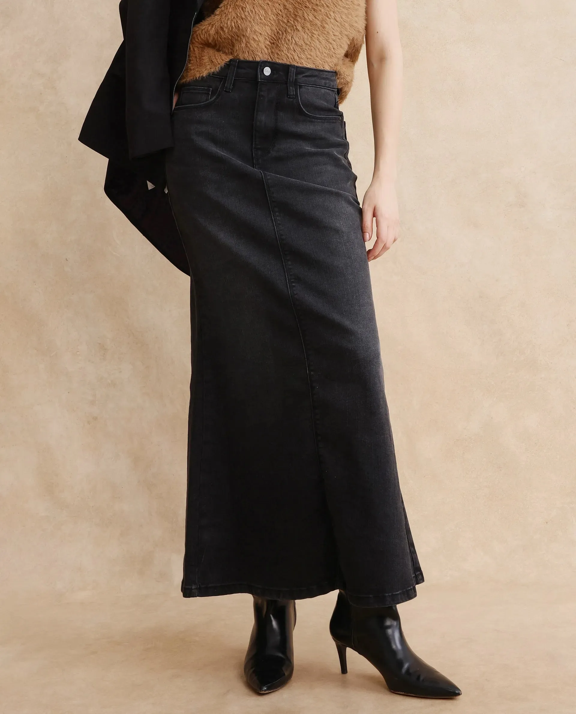 Rareism Women Stinger Black Cotton Polyester Fabric Regular Fit Plain Skirt
