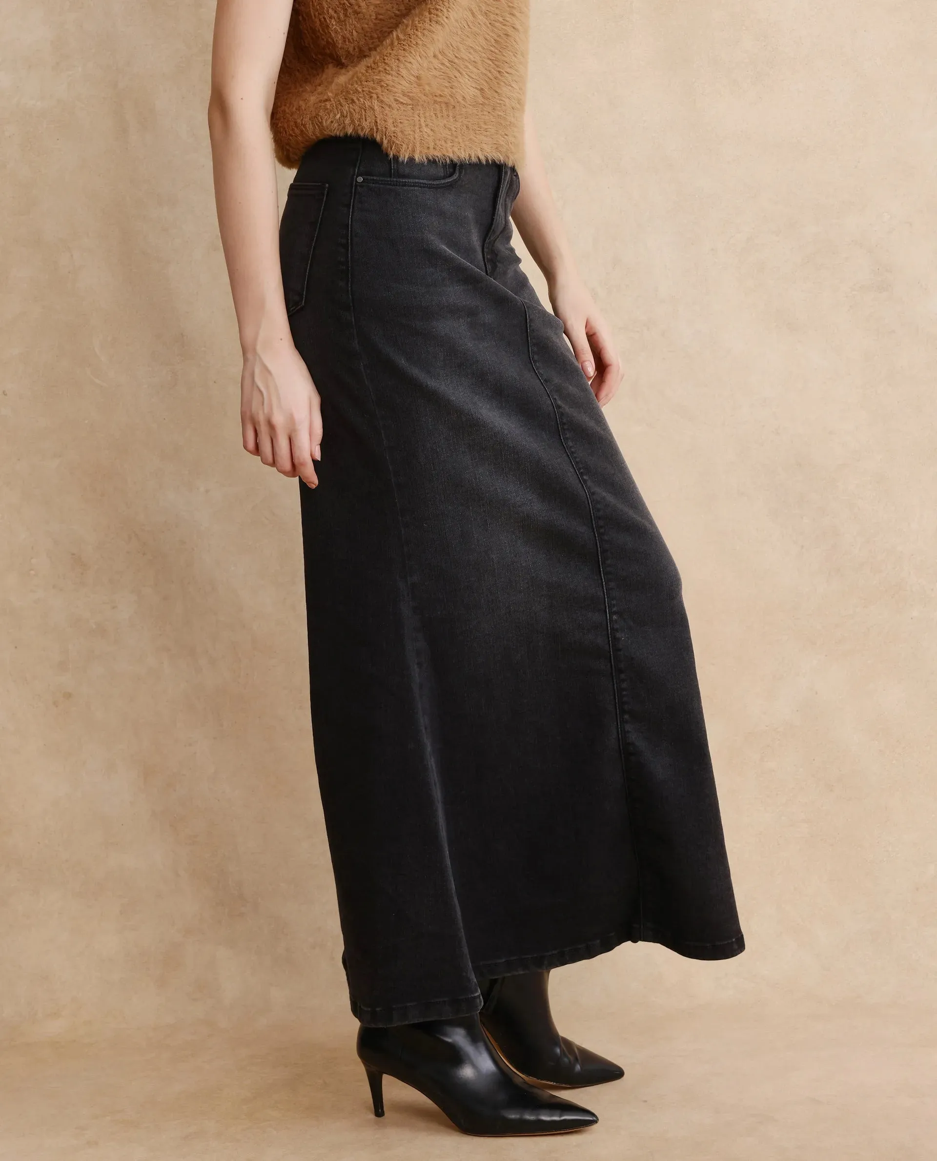 Rareism Women Stinger Black Cotton Polyester Fabric Regular Fit Plain Skirt
