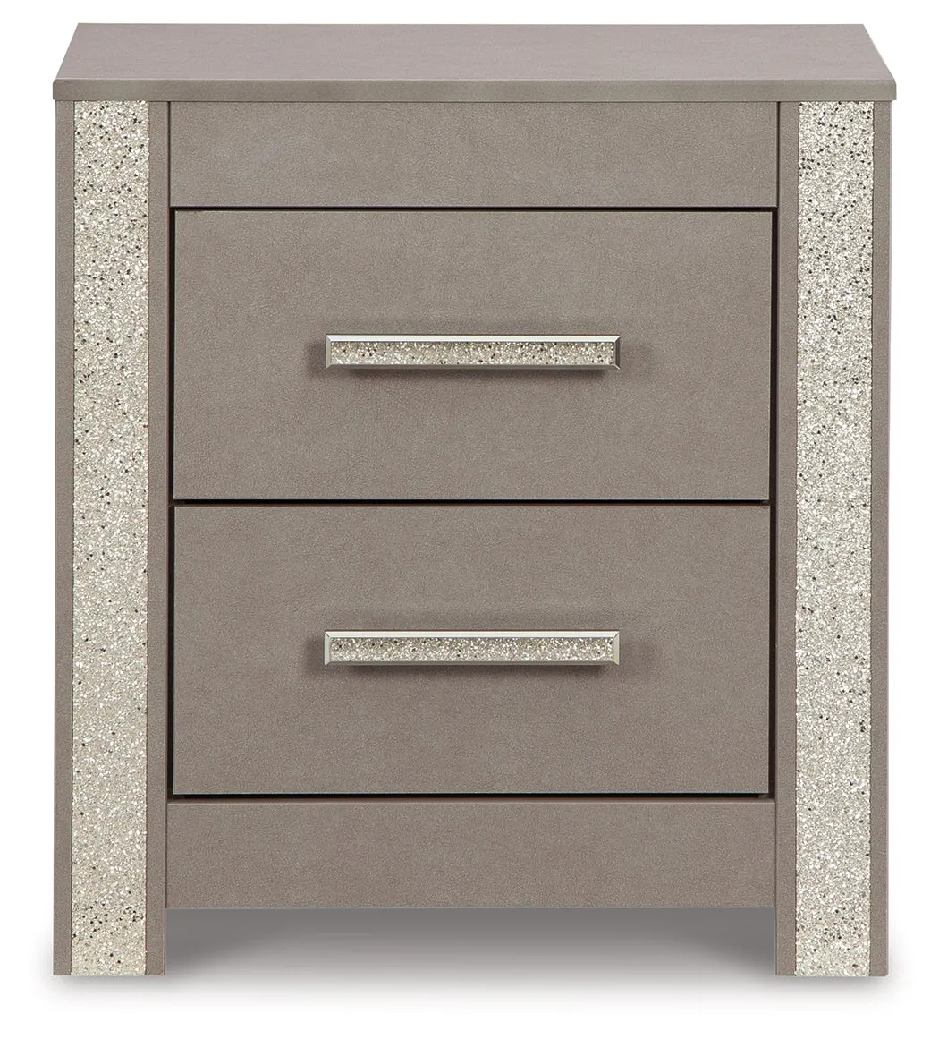 Surancha Queen Panel Bed with Mirrored Dresser, Chest and Nightstand in Gray