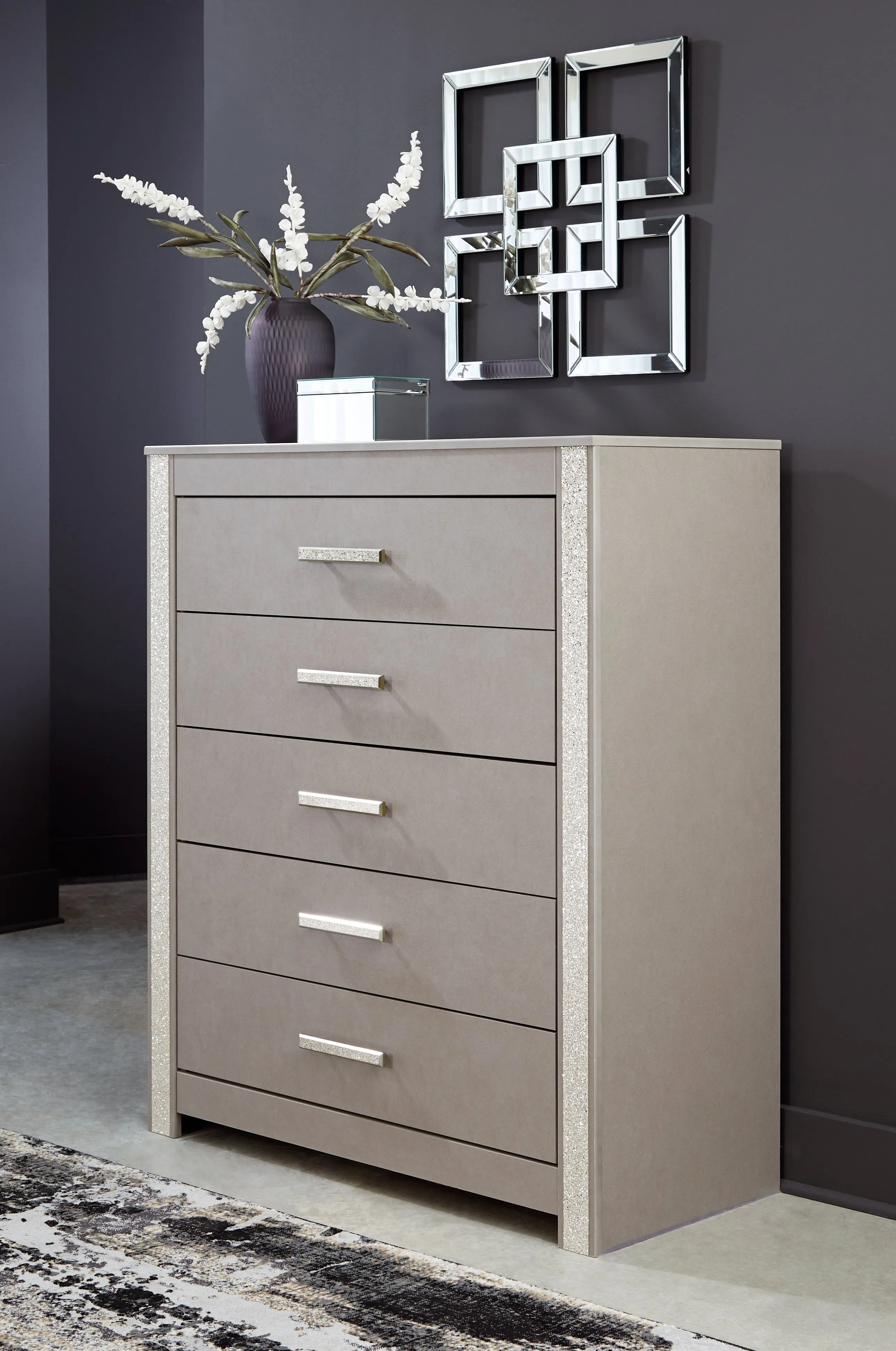 Surancha Queen Panel Bed with Mirrored Dresser, Chest and Nightstand in Gray