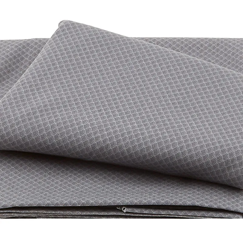 Twelve to Midnight - Simple Clamshell Dark Gray 3 Yard Cut